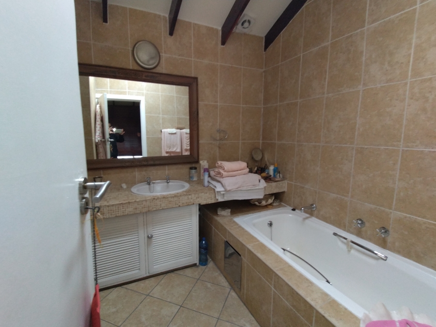 3 Bedroom Property for Sale in Kosmos North West